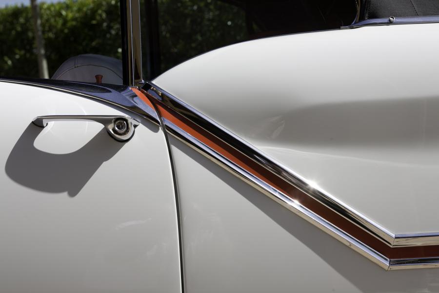  Oldsmobile 88 Convertible Coupe 1957 года  (фото 19 из 33)